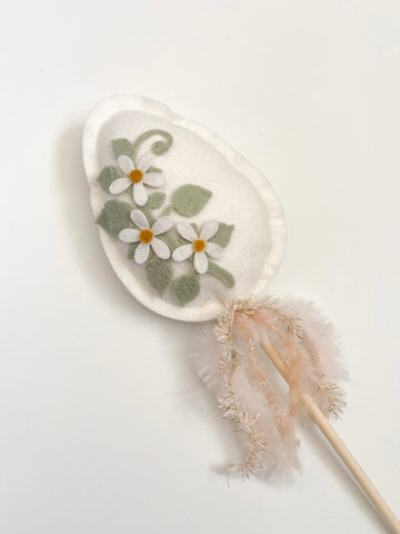 Easter Wand - Egg with Daisy Vine